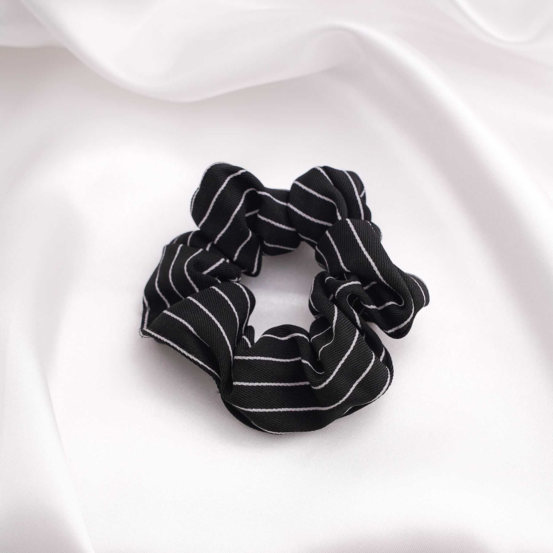 LUNA SCRUNCHIE - BLACK