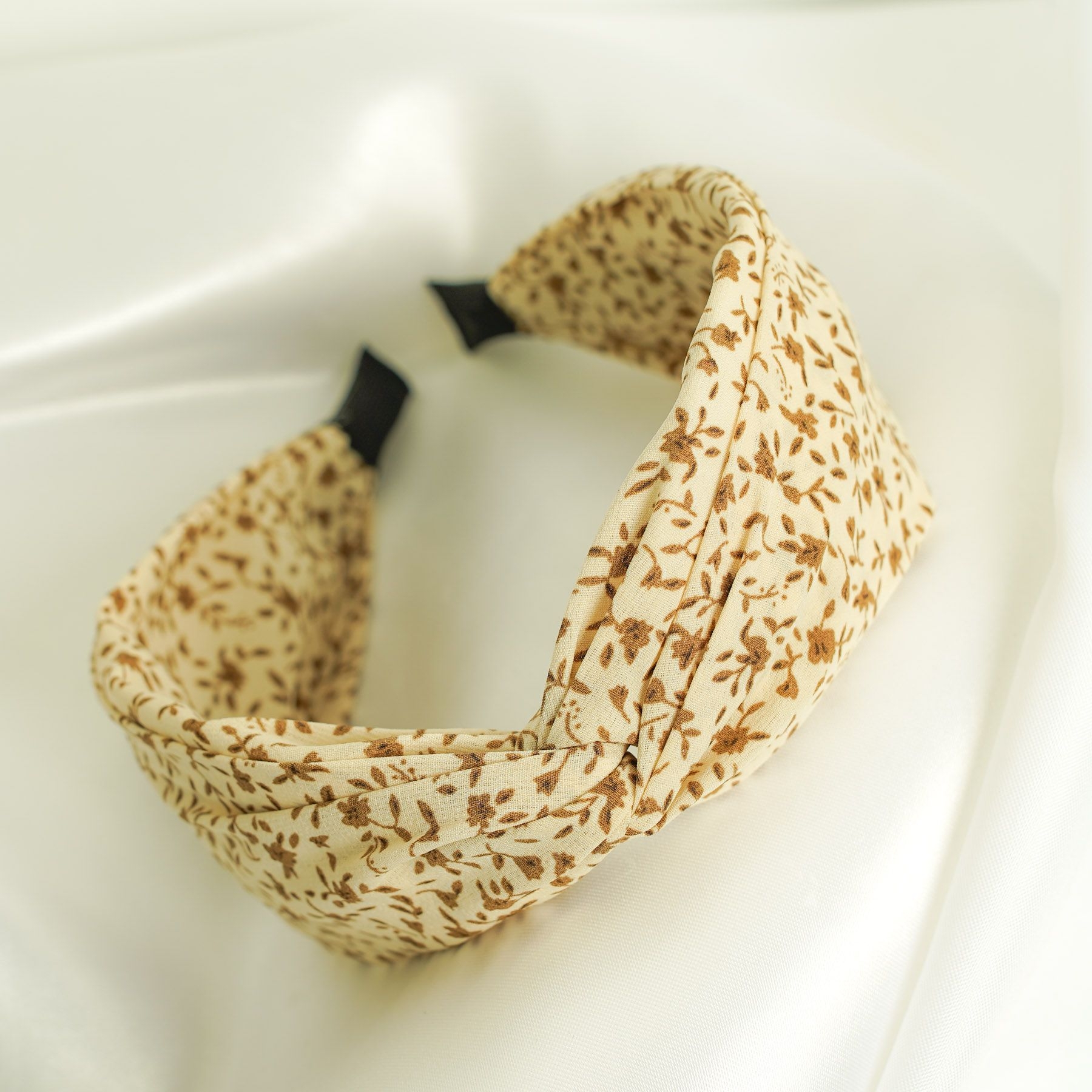 FLEUR HEADBAND - WHITE ' - ' ΣΤΕΚΕΣ ΜΑΛΛΙΩΝ 