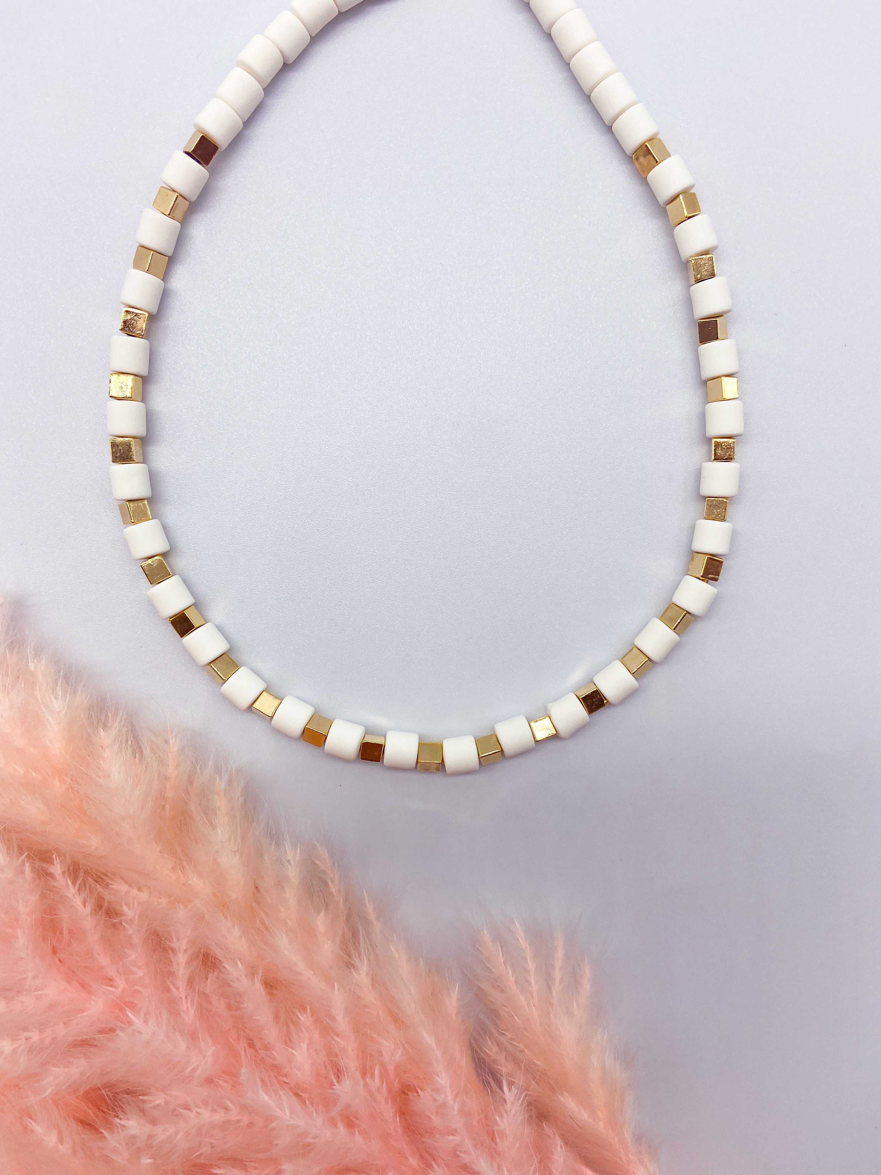 TRINIDAD NECKLACE - WHITE ' - ' ΜΕ ΧΑΝΤΡΕΣ