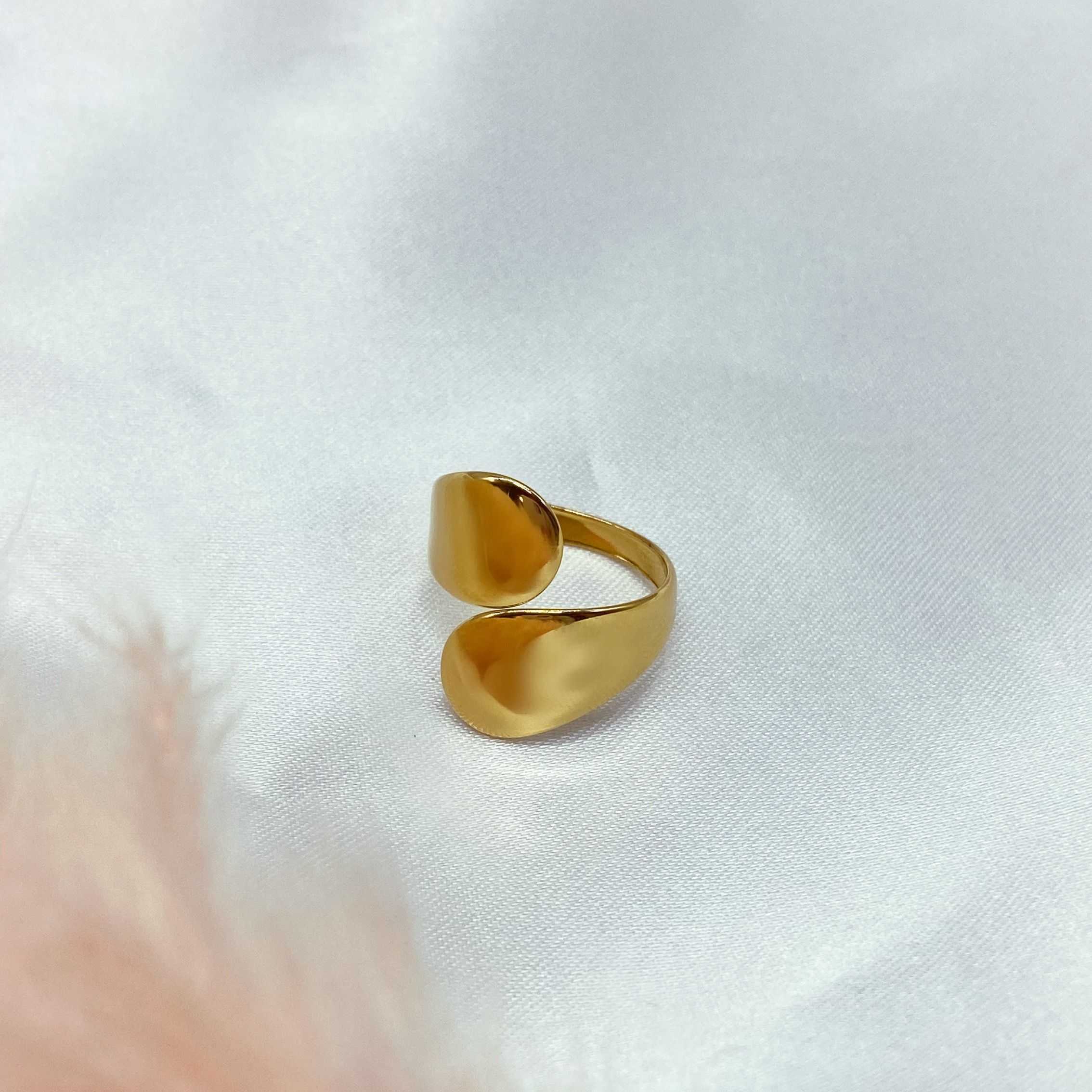 ELLIE RING - GOLD