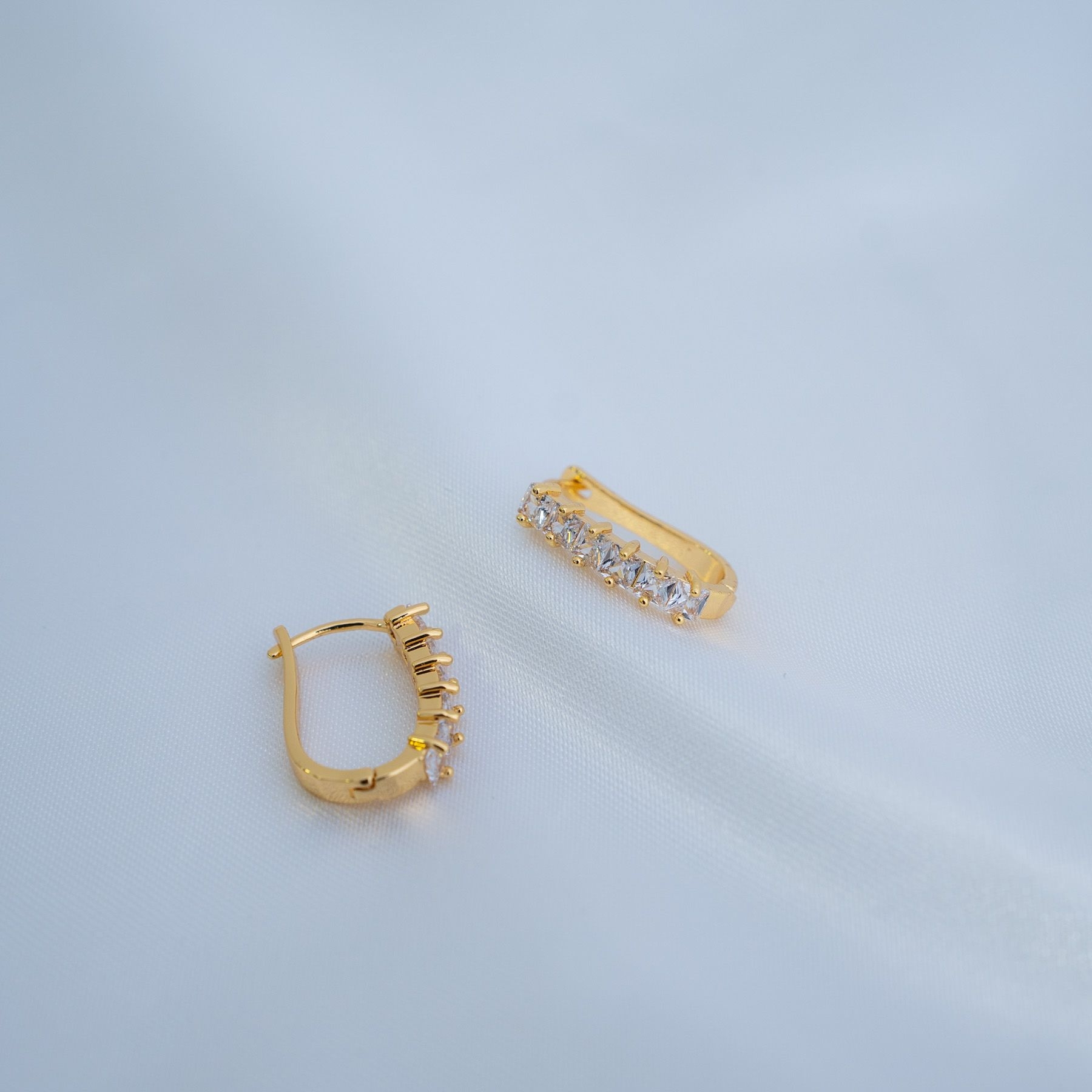 ISIDORE EARRINGS - GOLD ' - ' ΚΡΕΜΑΣΤΑ