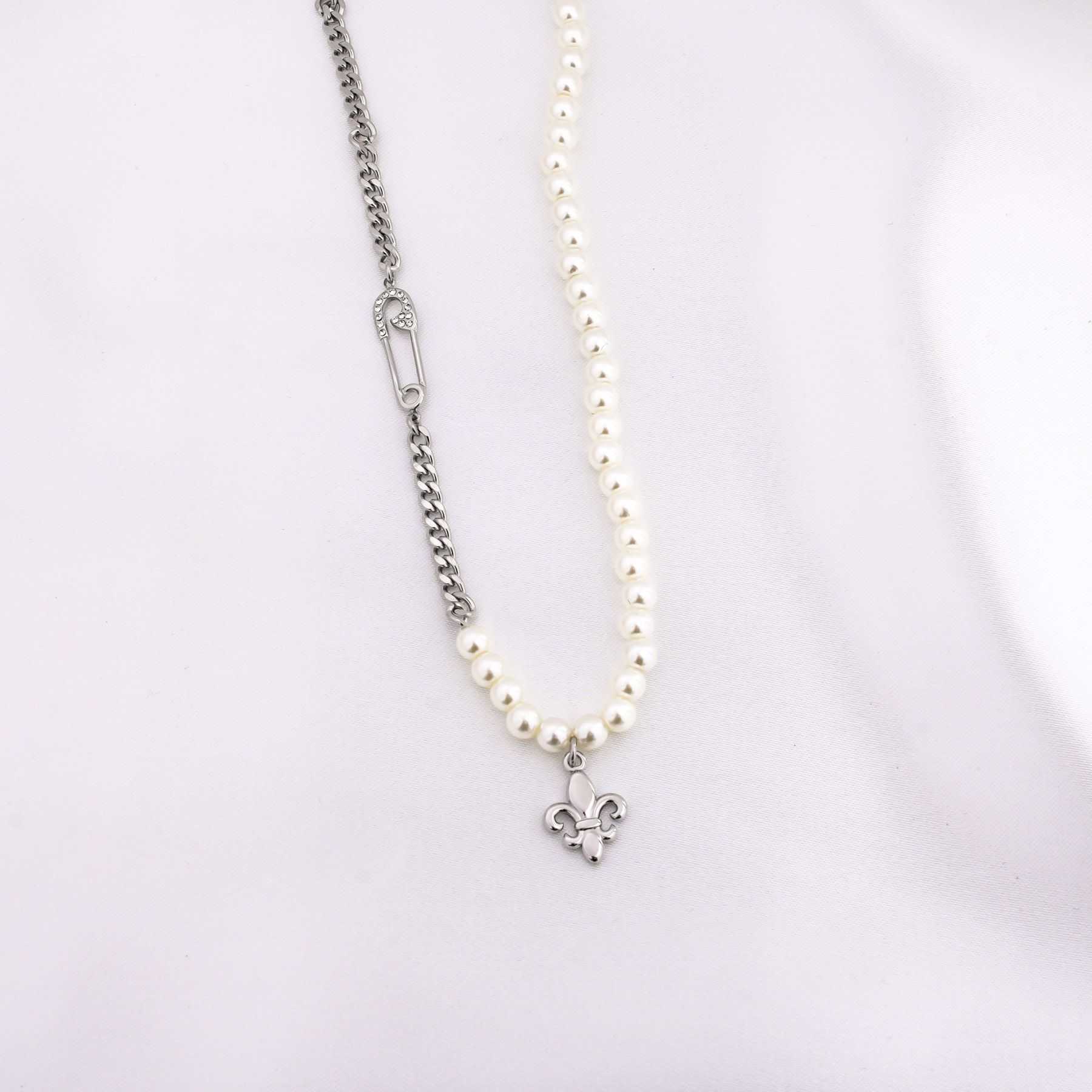 AVRA NECKLACE - SILVER