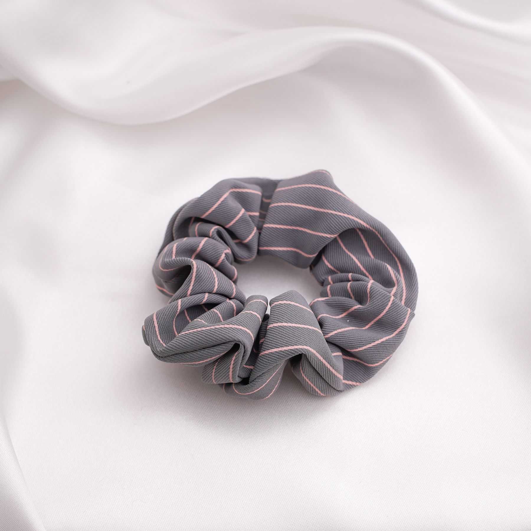 LUNA SCRUNCHIE - GREY