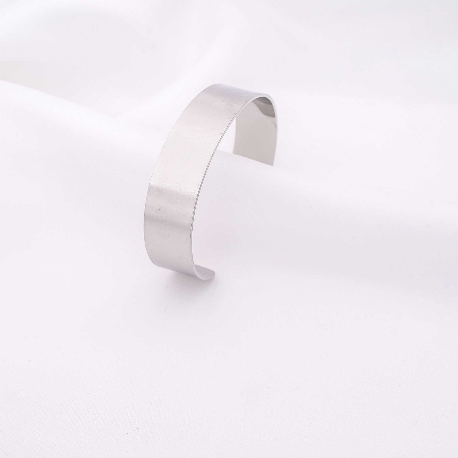 DONNA HANDCUFF - SILVER 