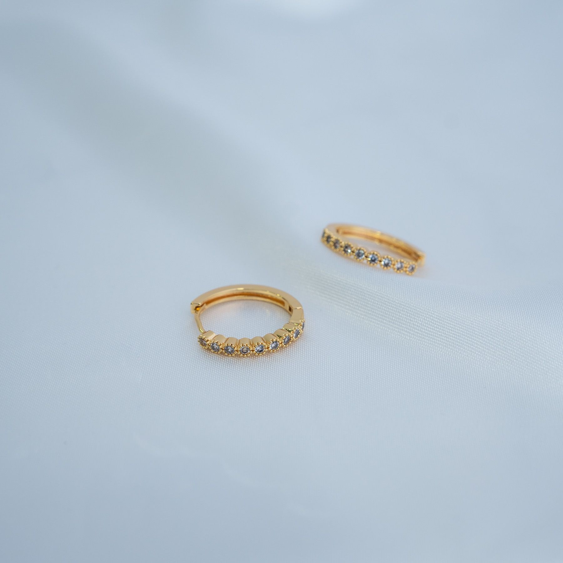 FLOWER EARRINGS - GOLD ' - ' ΚΡΕΜΑΣΤΑ