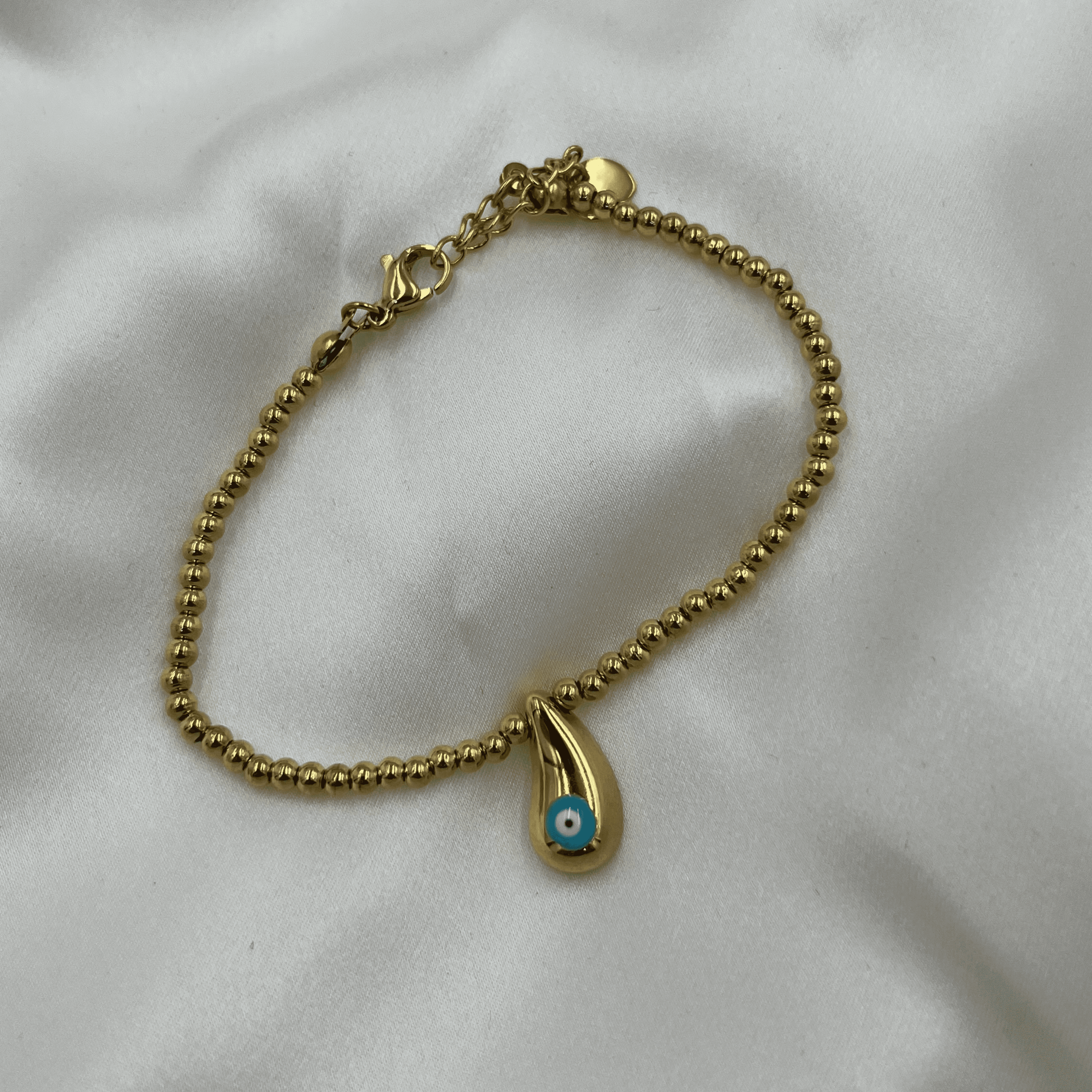 EYE CATCHING GOLD BRACELET
