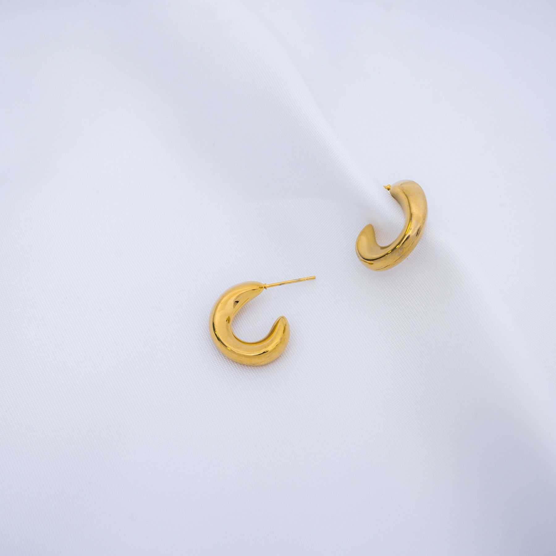 GENEVIEVE HOOPS - GOLD
