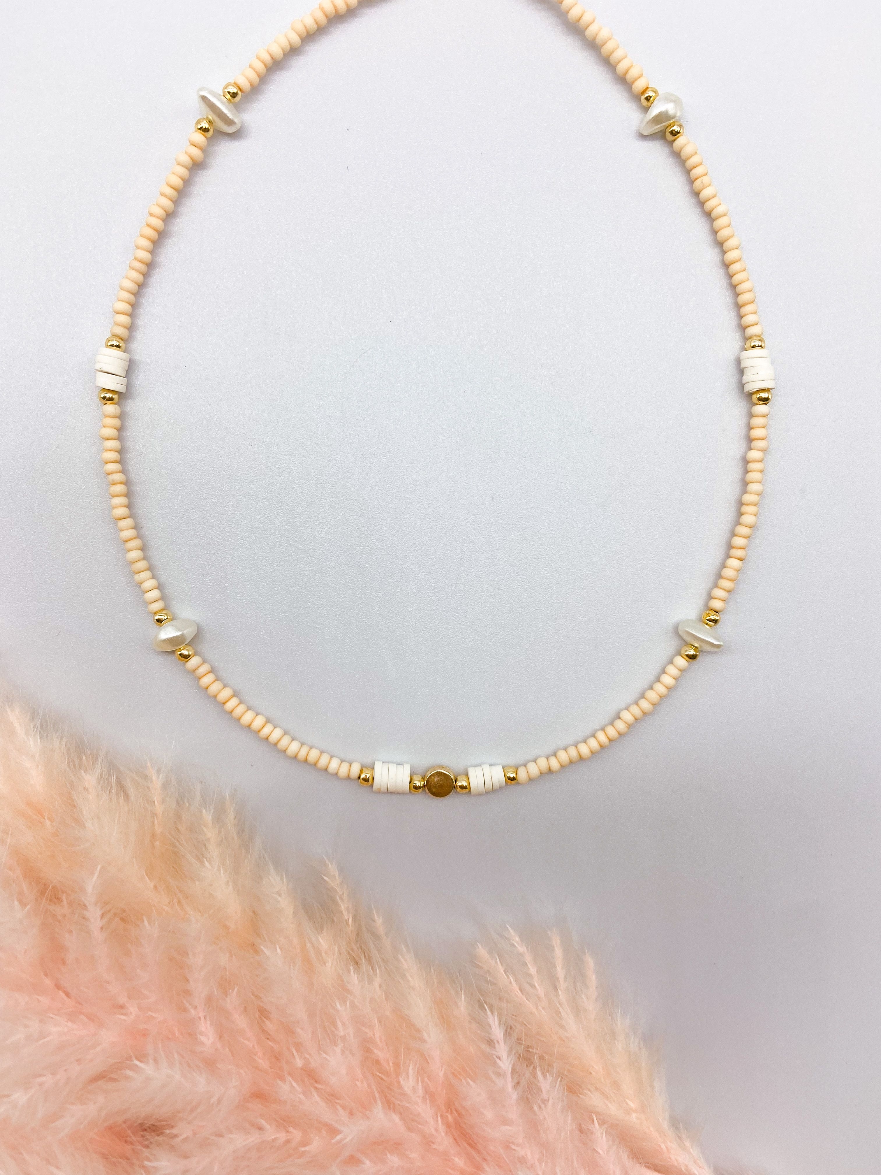 SUNSHINE NECKLACE - BEIGE ' - ' ΜΕ ΧΑΝΤΡΕΣ