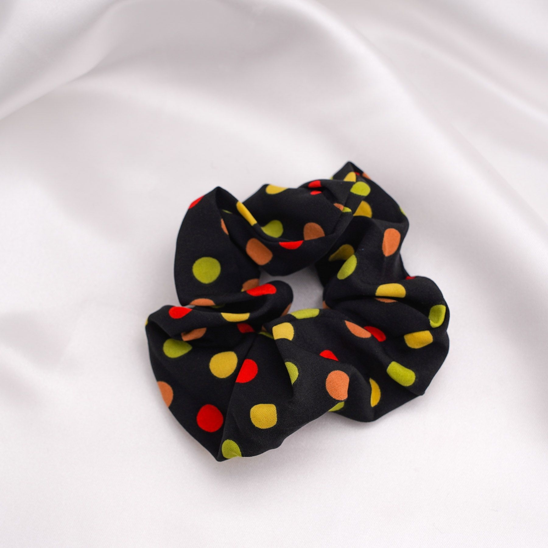 JESSIE SCRUNCHIE - BLACK ' - ' SCRUNCHIES