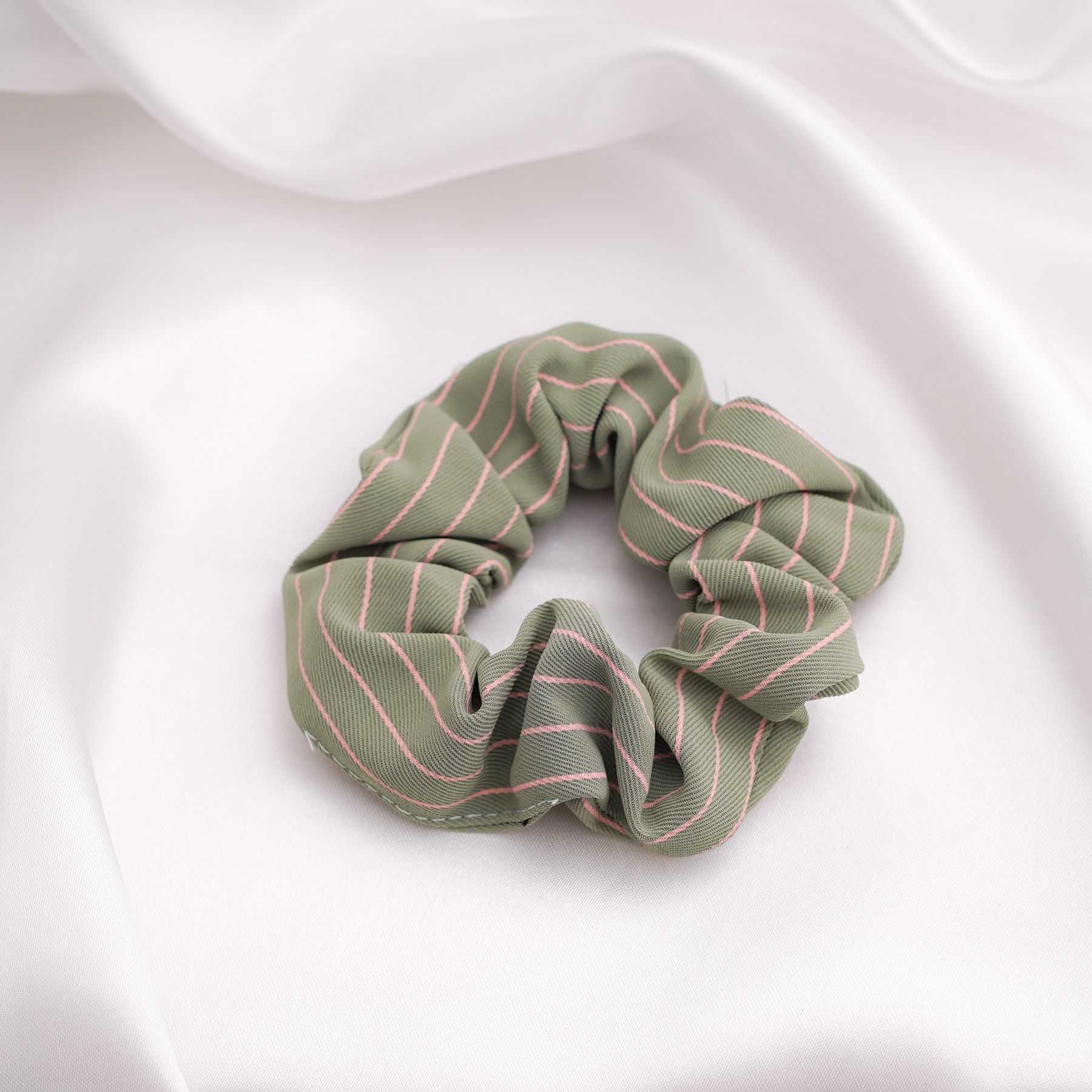 LUNA SCRUNCHIE - GREEN