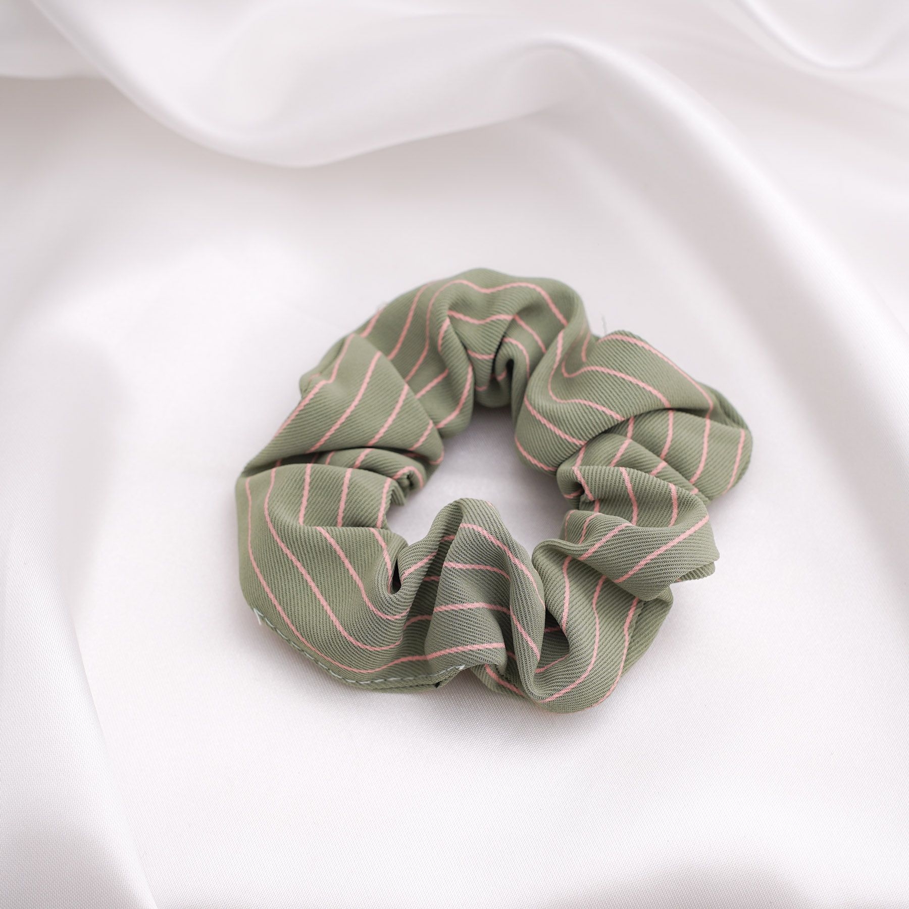 LUNA SCRUNCHIE - GREEN ' - ' SCRUNCHIES