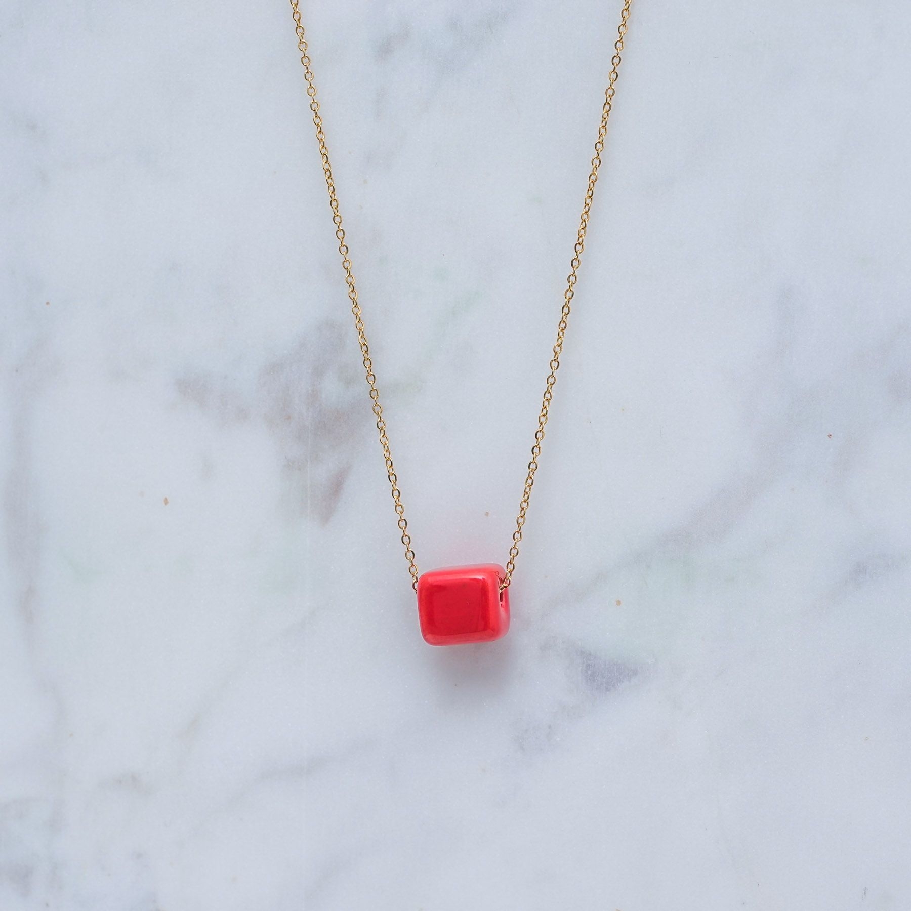 KIVOS NECKLACE MINI - GOLD & RED ' - ' ΚΥΒΟΙ