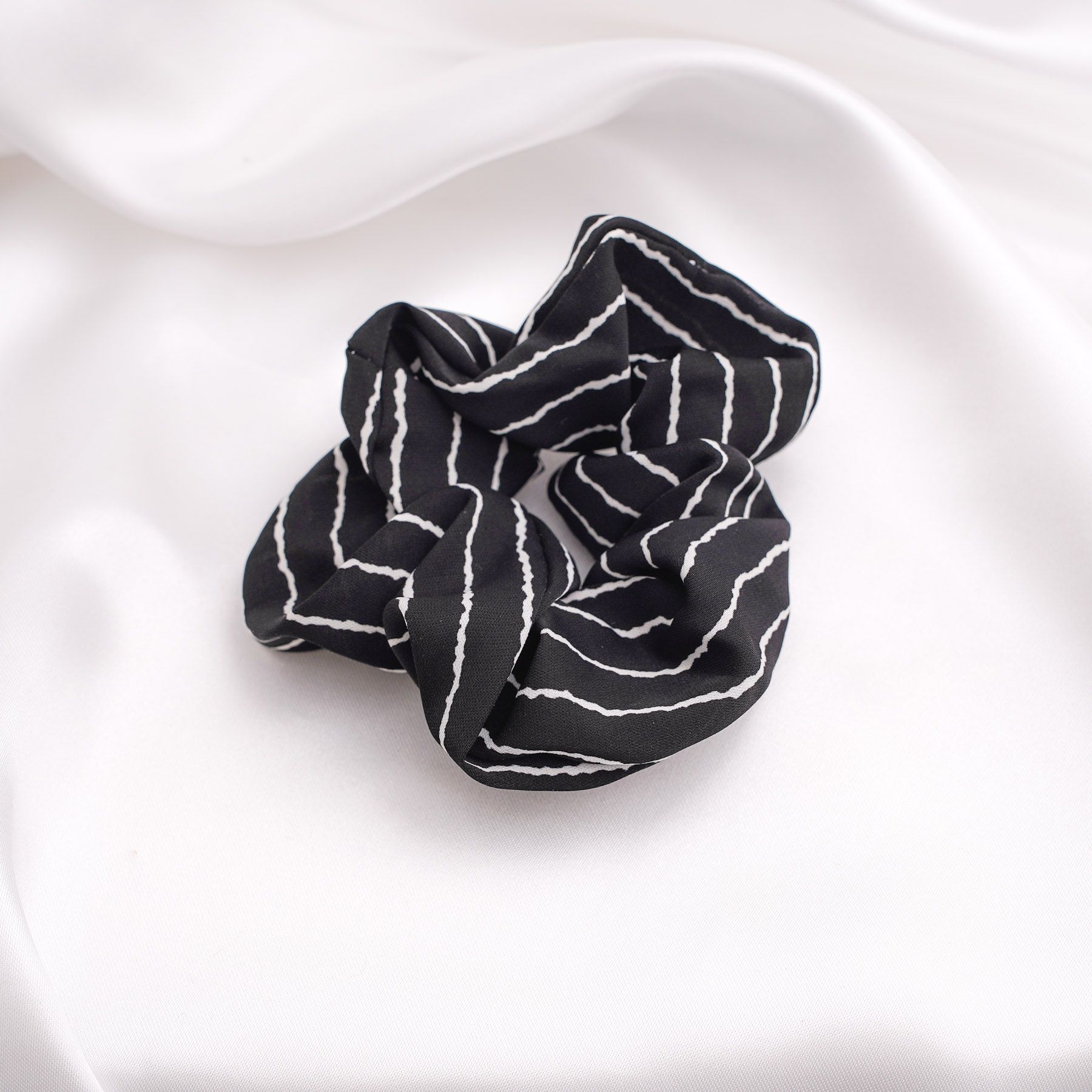 OLIVIA SCRUNCHIE - BLACK ' - ' SCRUNCHIES
