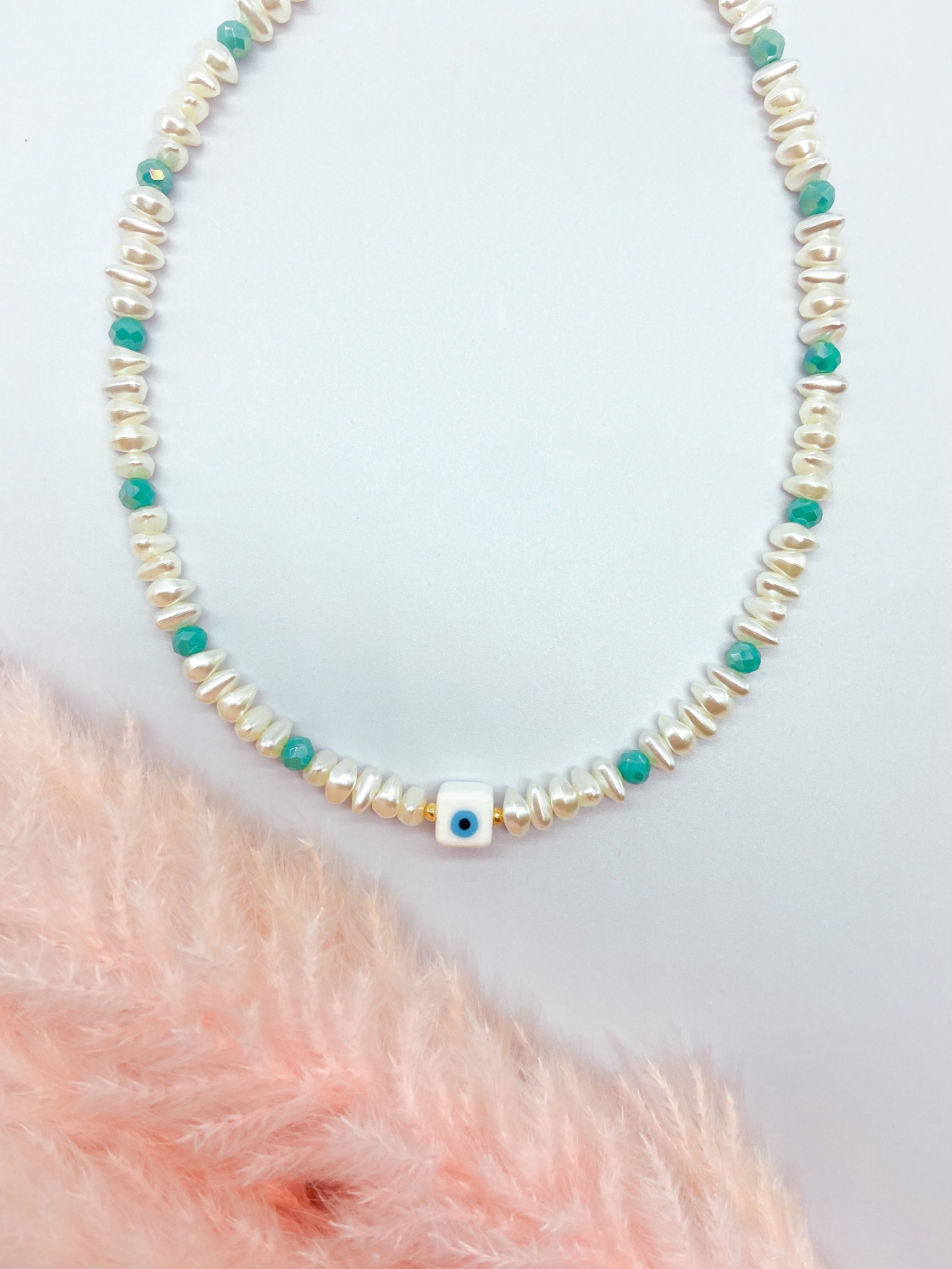 FLORES NECKLACE - WHITE & TURQUOISE ' - ' ΜΕ ΧΑΝΤΡΕΣ