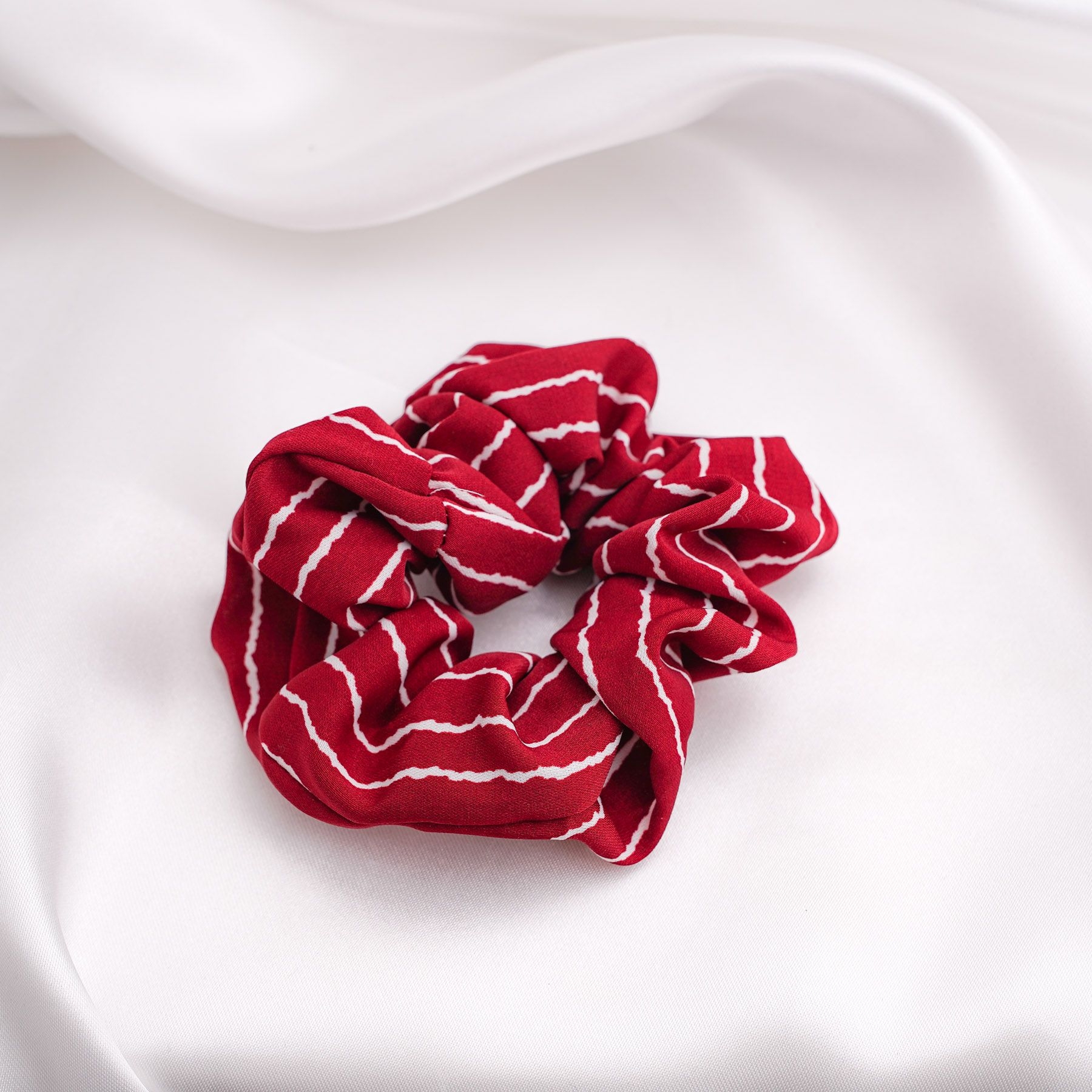 OLIVIA SCRUNCHIE - RED ' - ' SCRUNCHIES