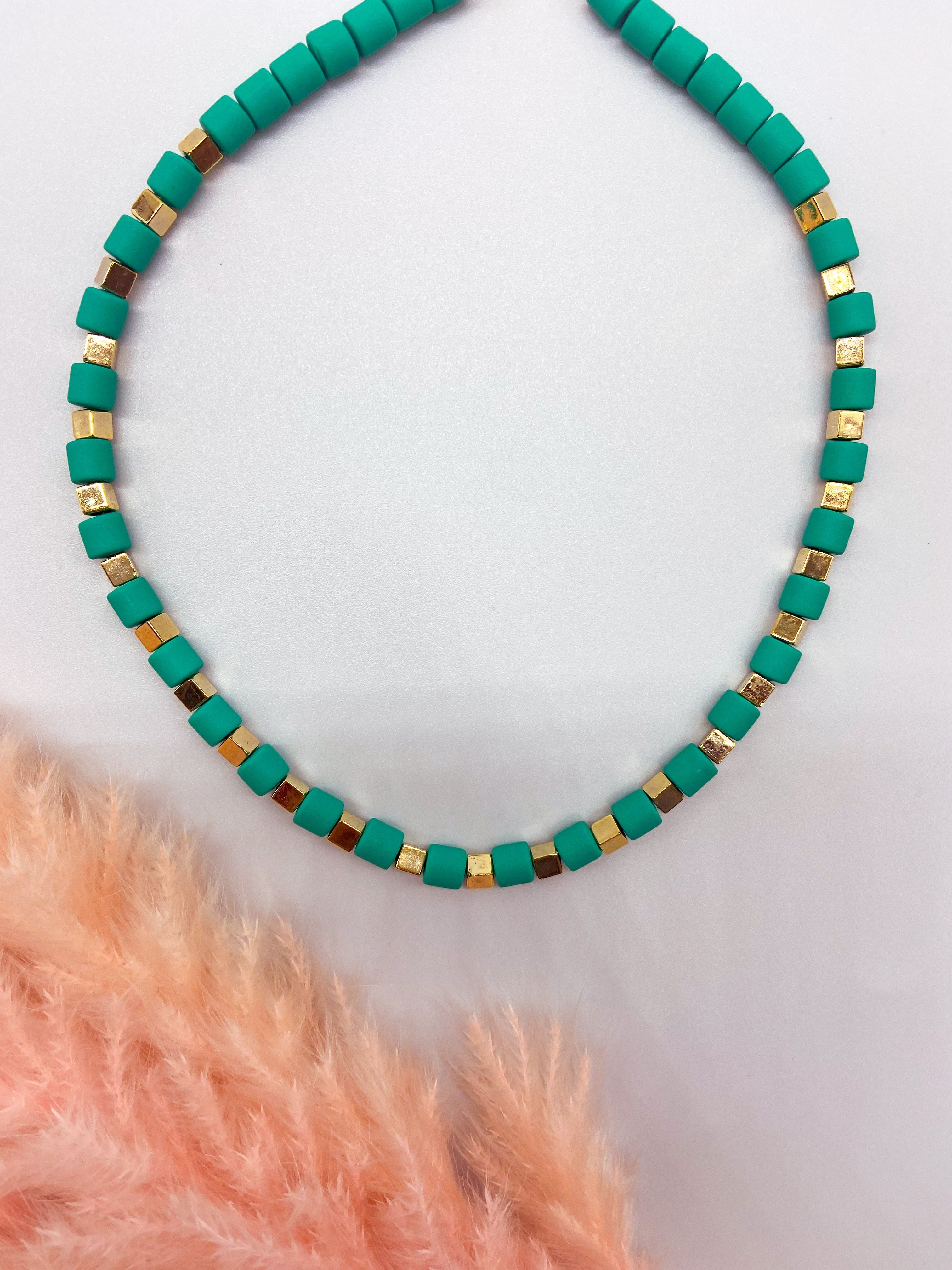 TRINIDAD NECKLACE - GREEN ' - ' ΜΕ ΧΑΝΤΡΕΣ