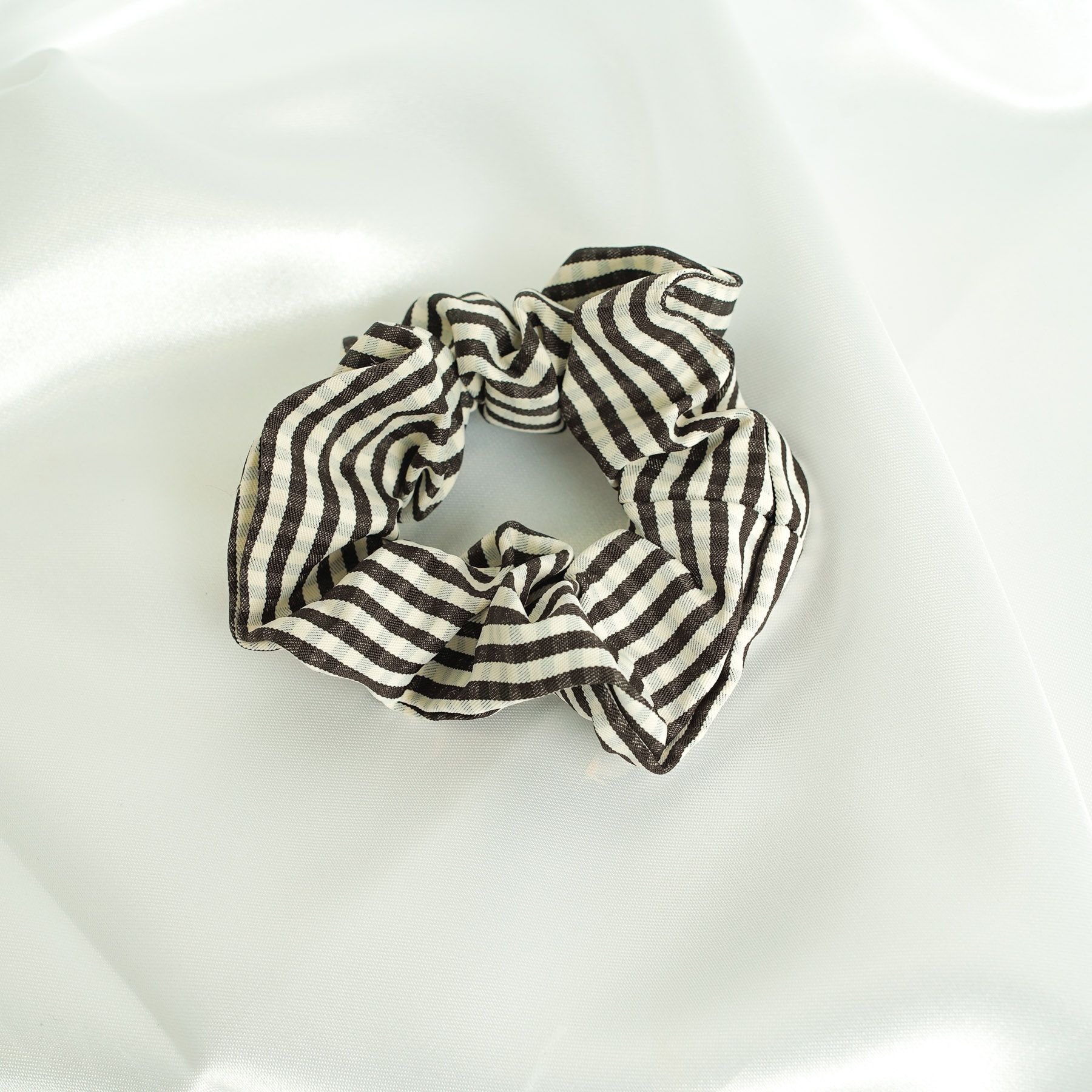ELIZA SCRUNCHIE - BLACK ' - ' SCRUNCHIES