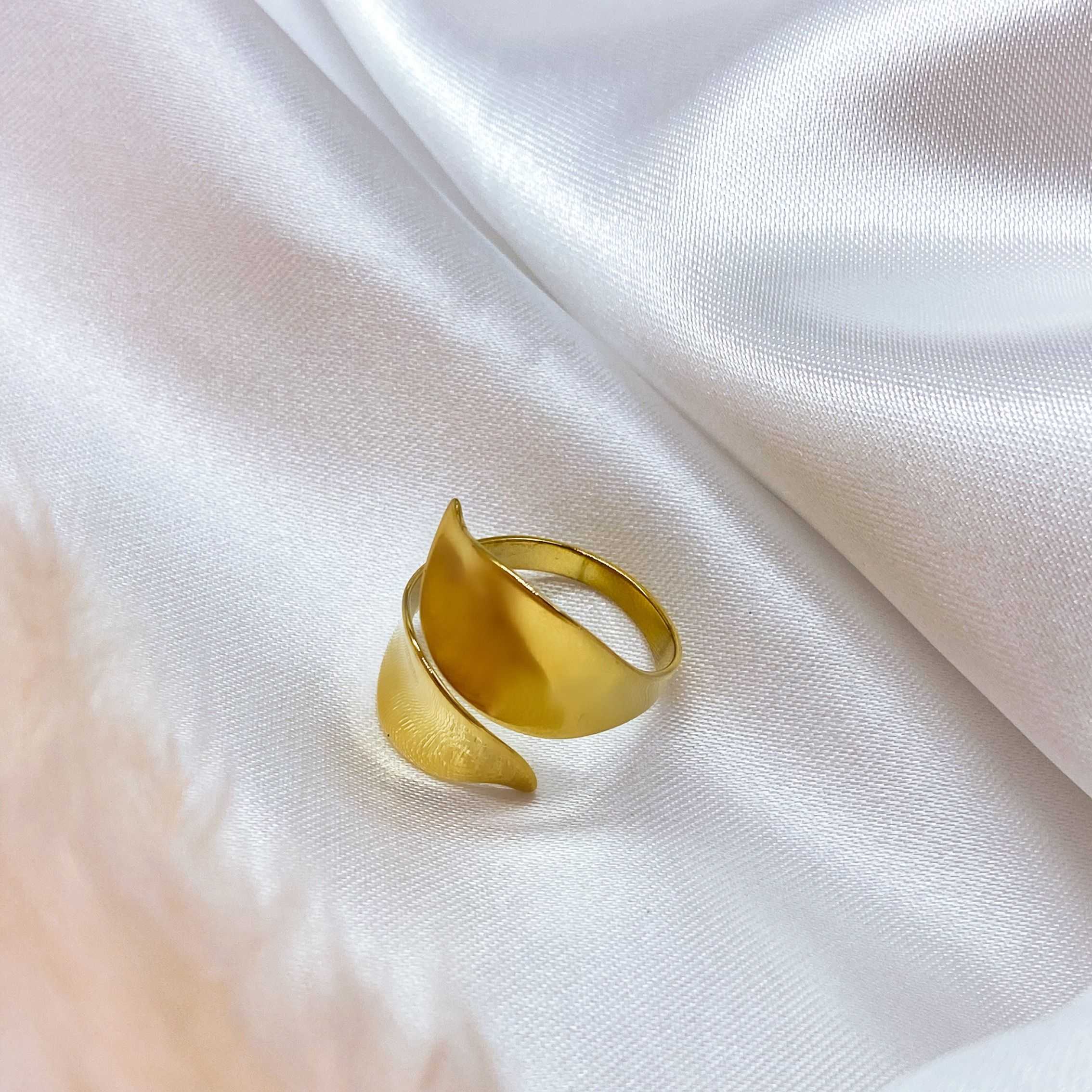 BLAIR RING - GOLD 