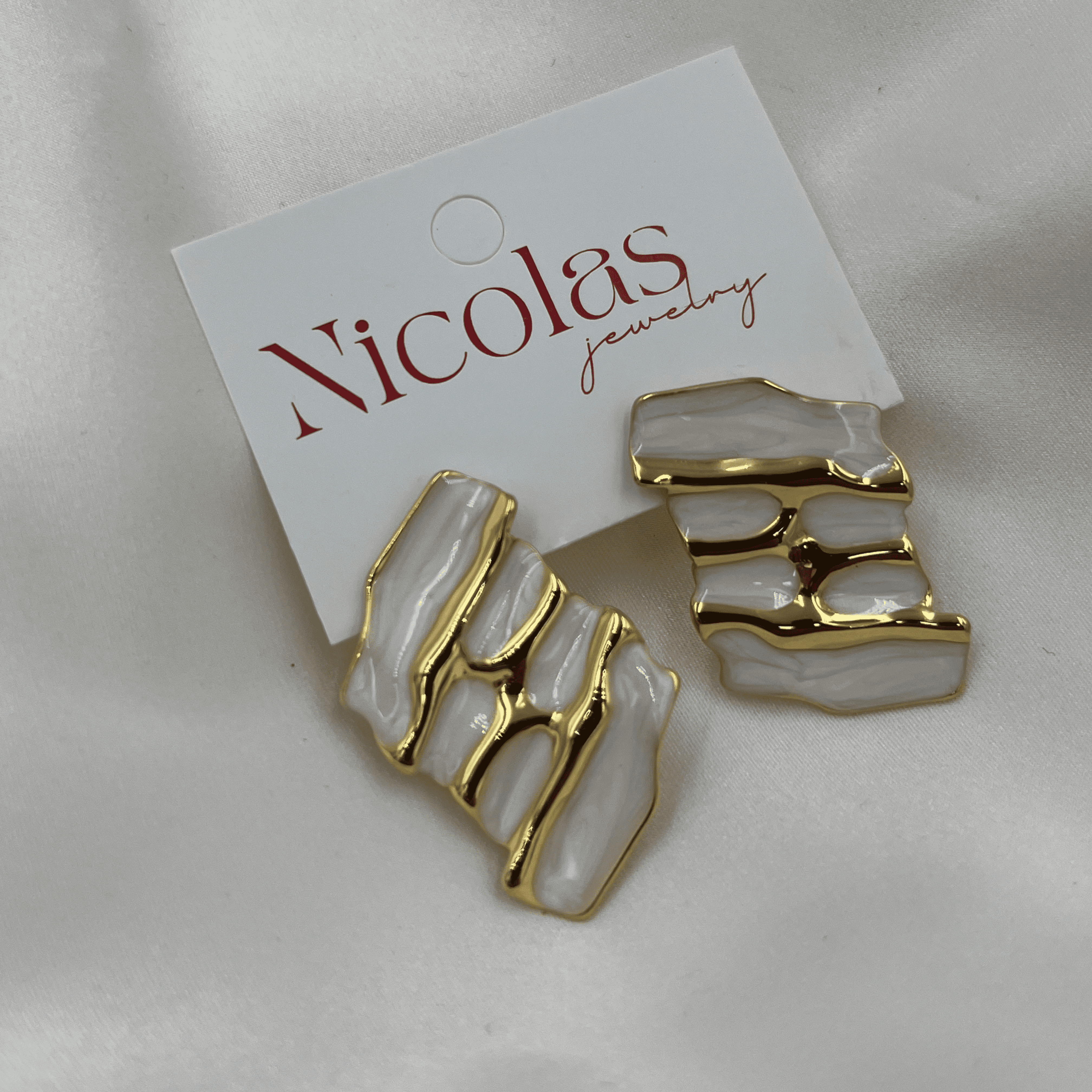 ANGELINA WHITE EARRINGS