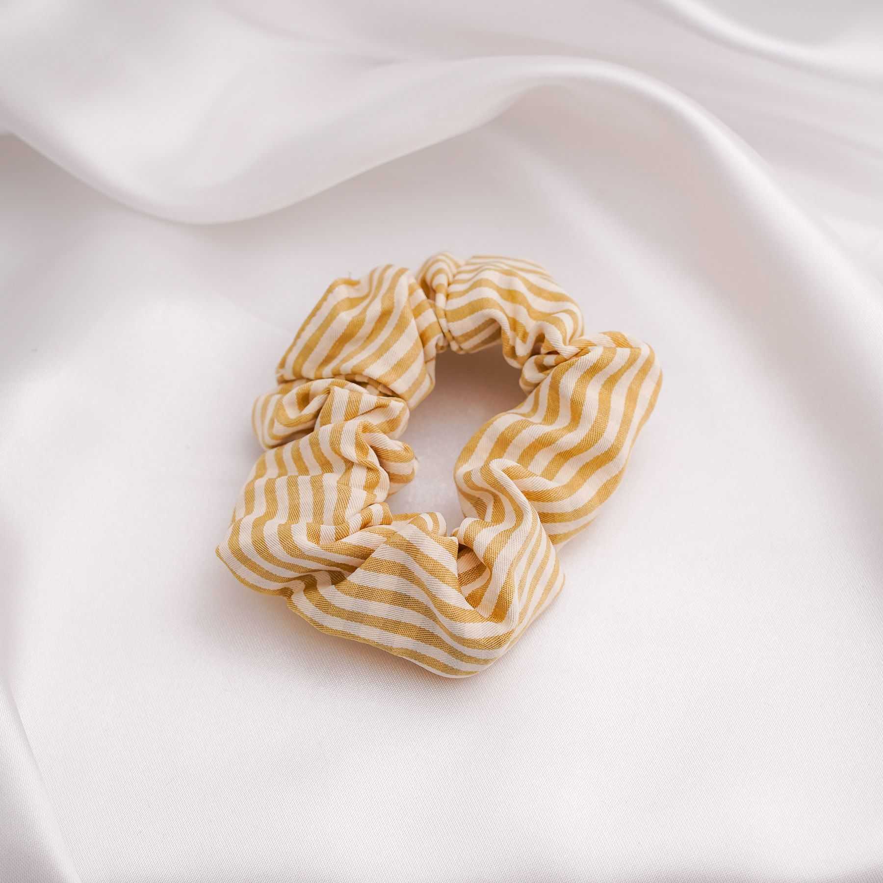 ELIZA SCRUNCHIE - YELLOW 