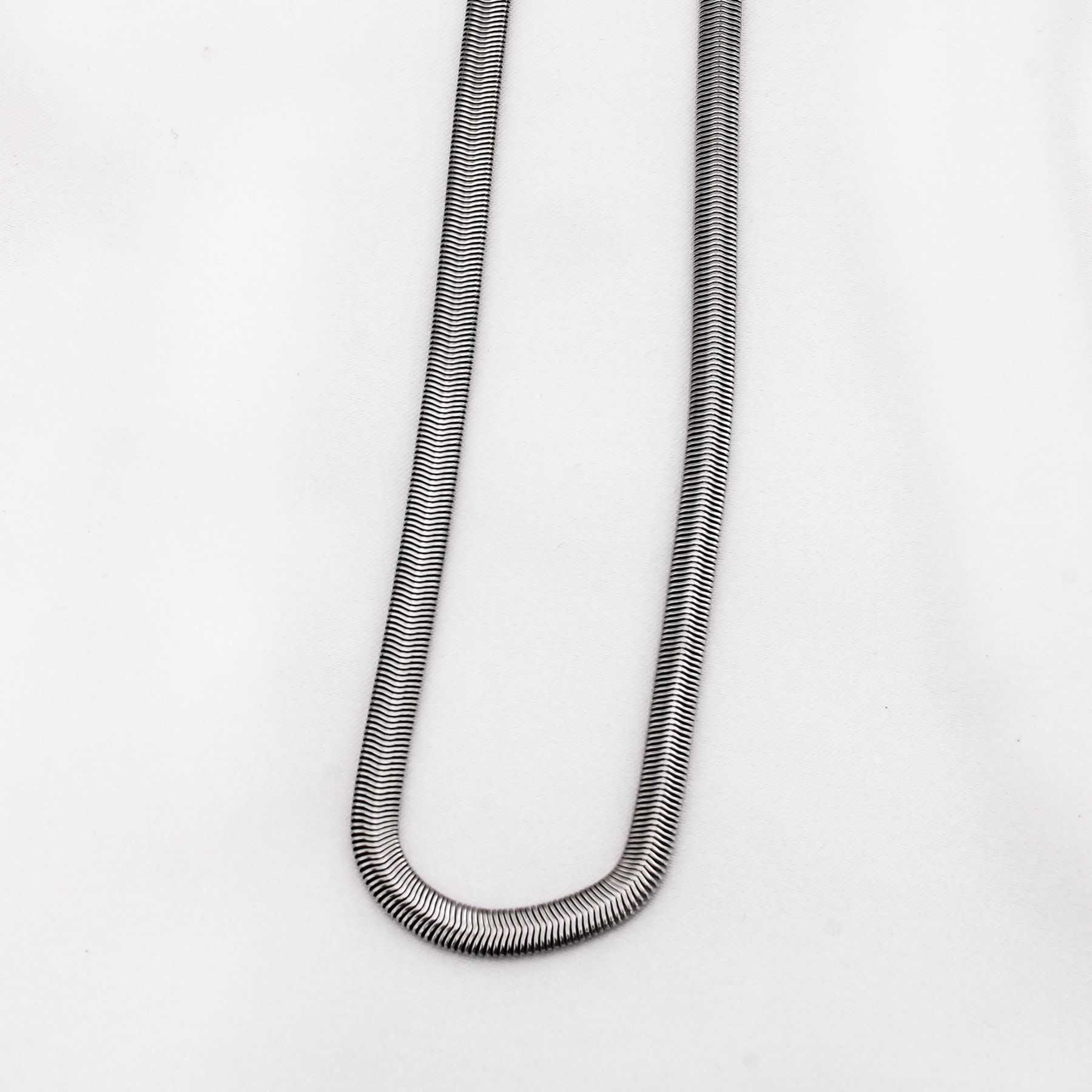 NAHLA CHAIN NECKLACE - SILVER