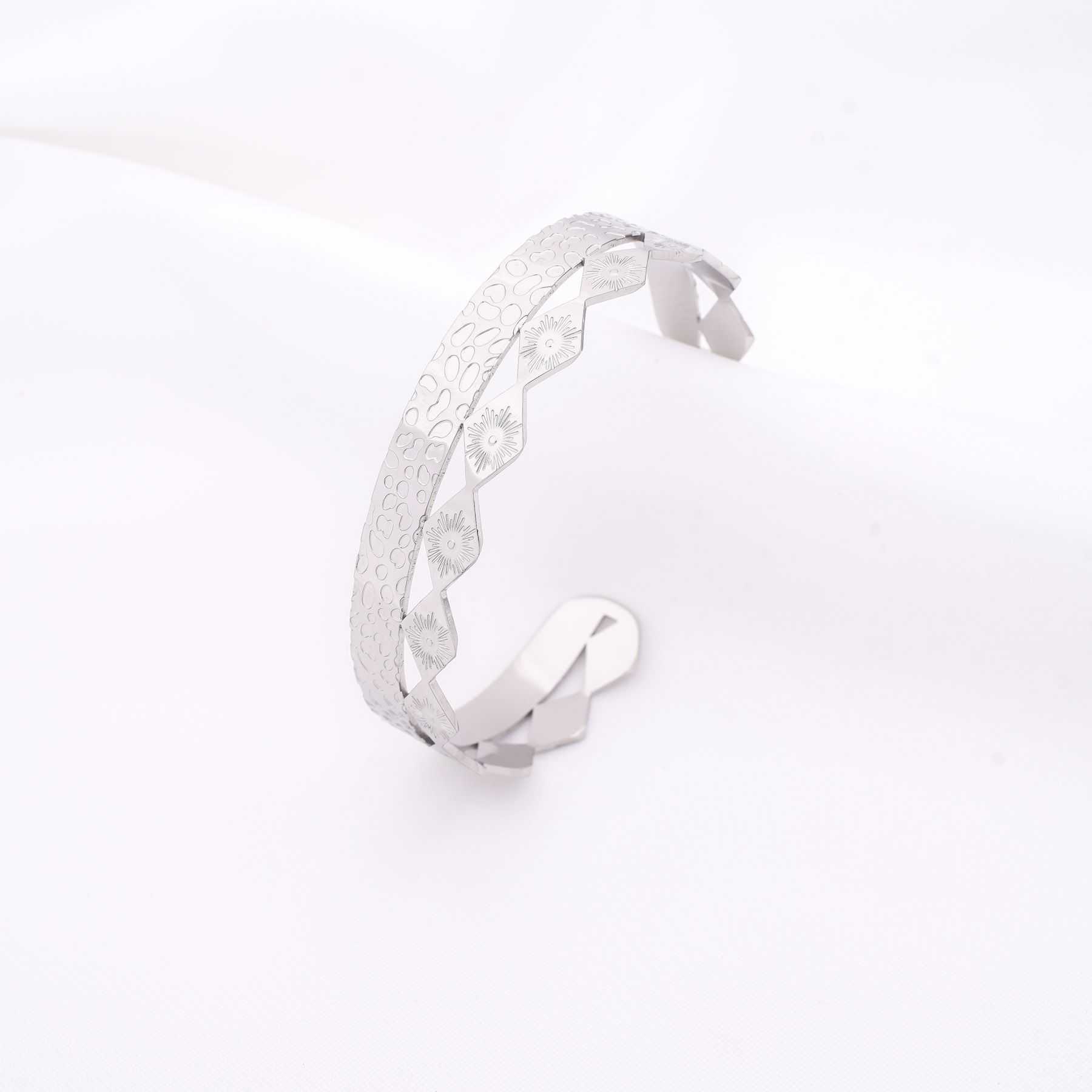HAVANA HANDCUFF - SILVER