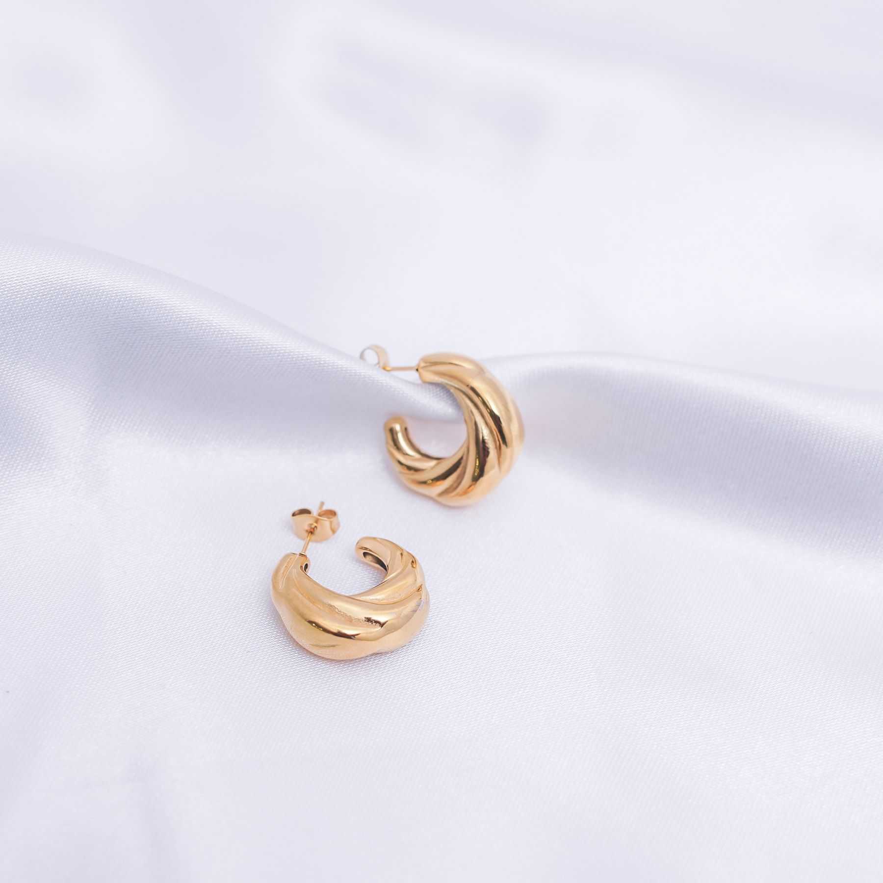 SWEET CAKE HOOPS - GOLD