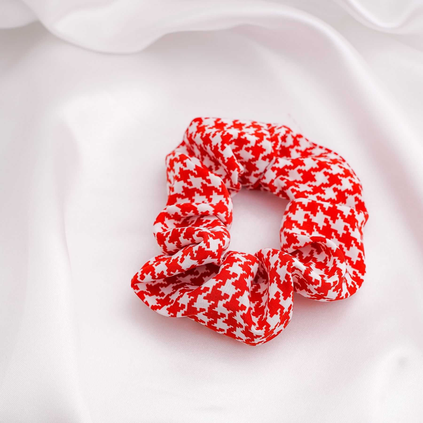 ANNABELLA SCRUNCHIE - RED