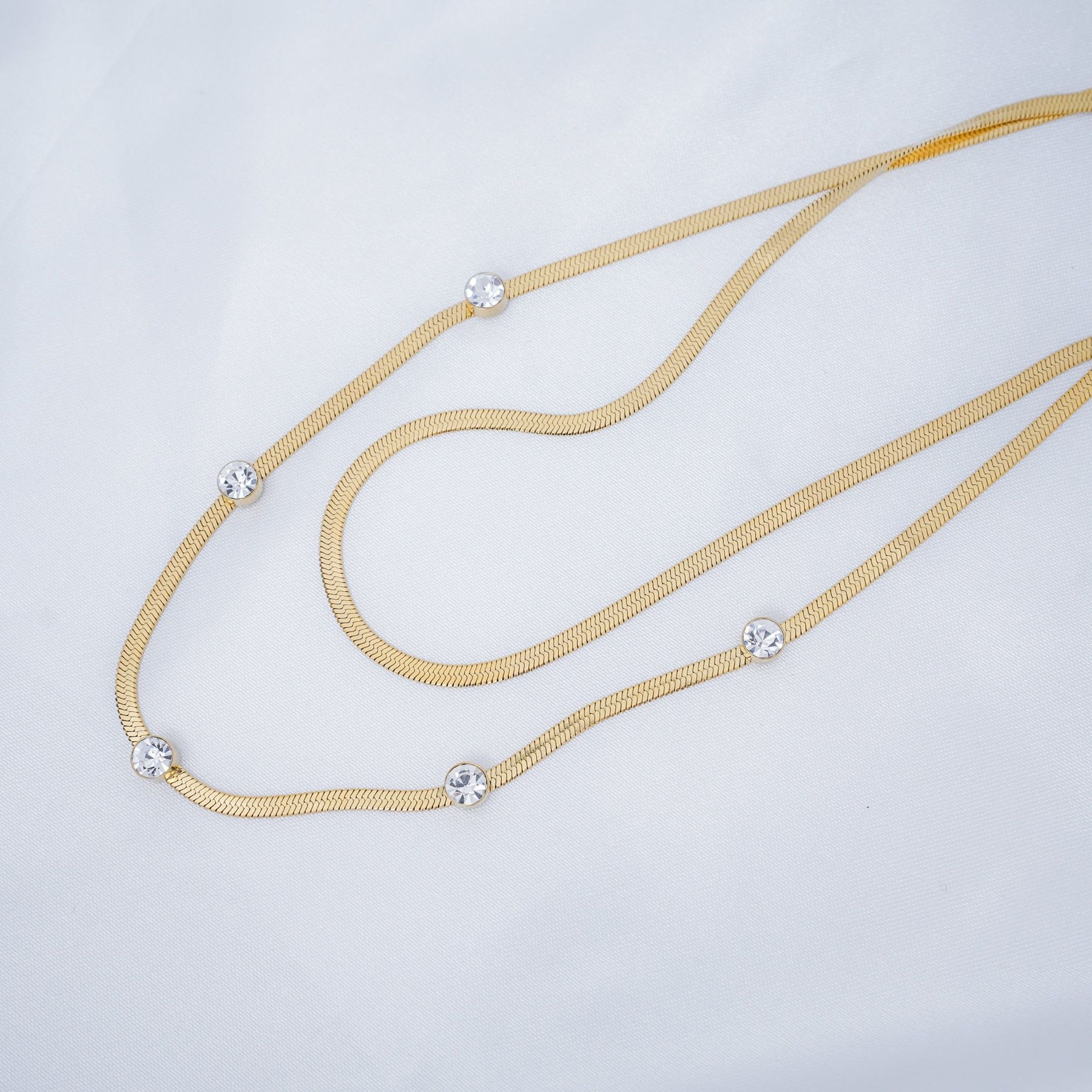CASSANDRA DOUBLE NECKLACE - GOLD & WHITE ' - ' ΑΛΥΣΙΔΕΣ