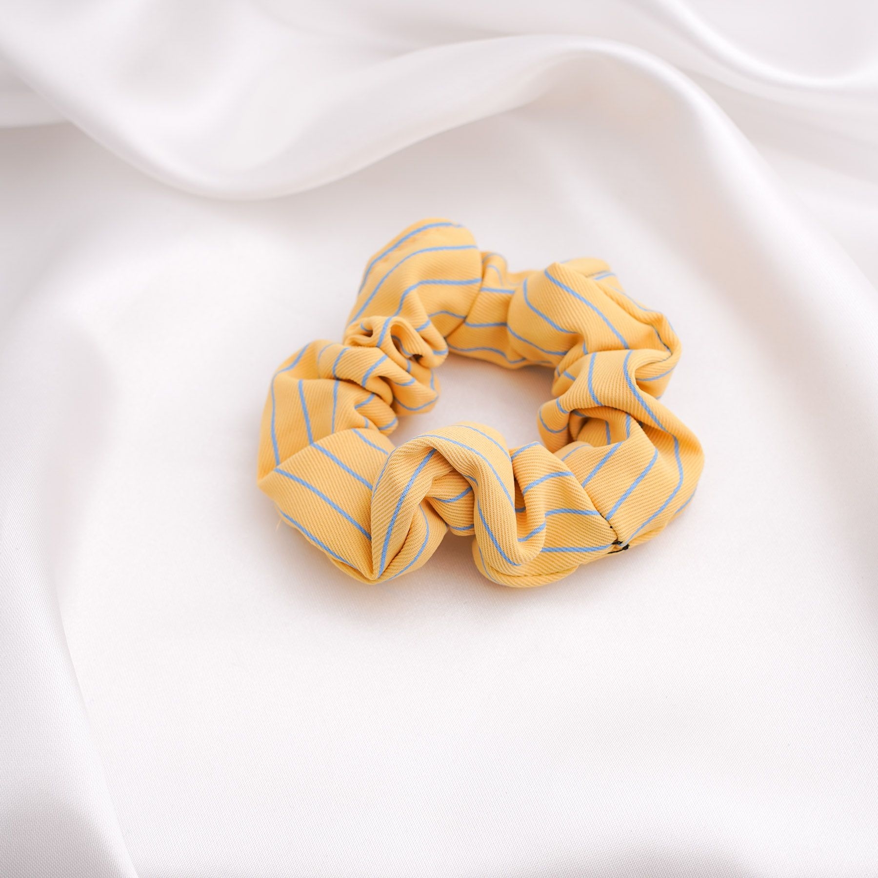 LUNA SCRUNCHIE - YELLOW ' - ' SCRUNCHIES