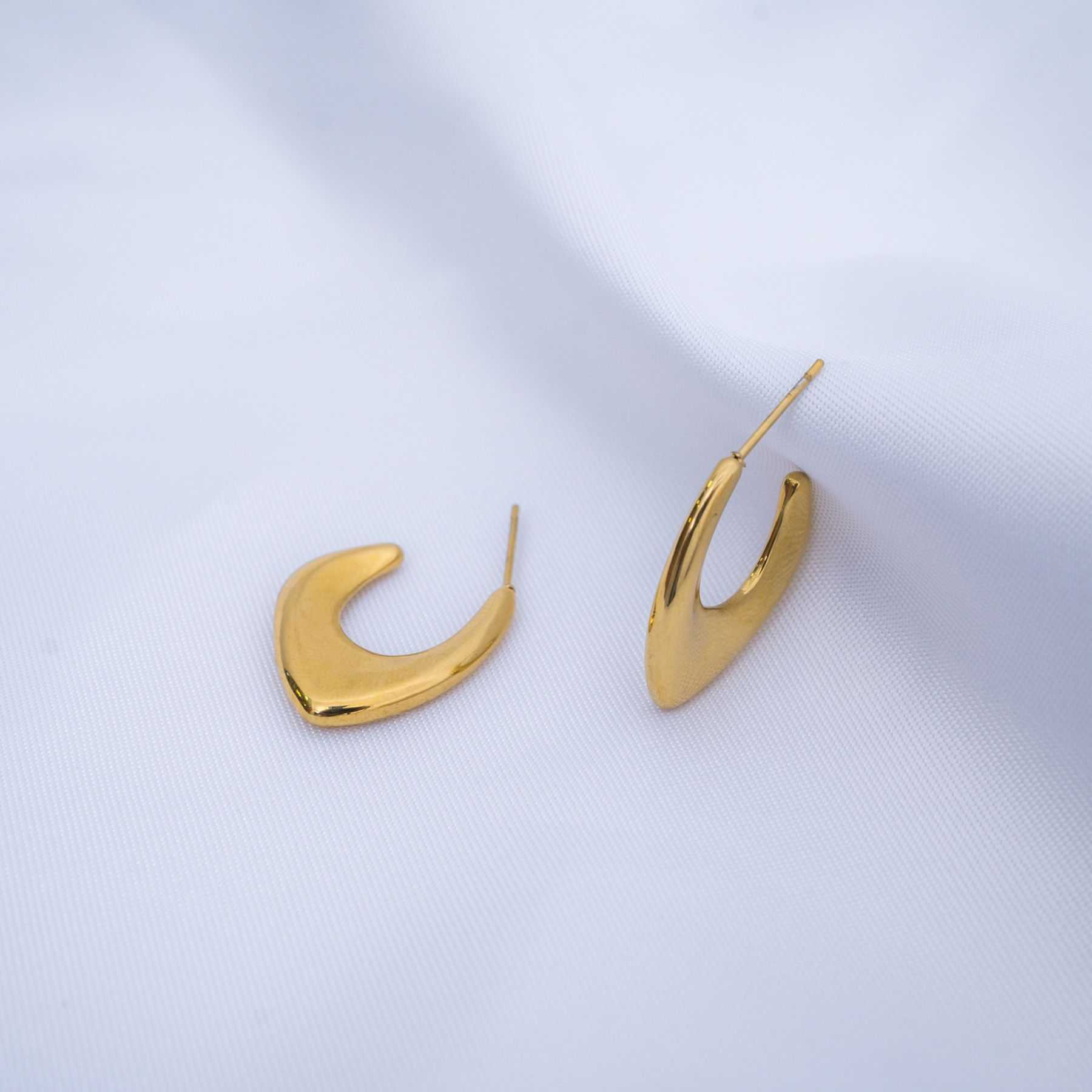 LIONEL HOOPS - GOLD