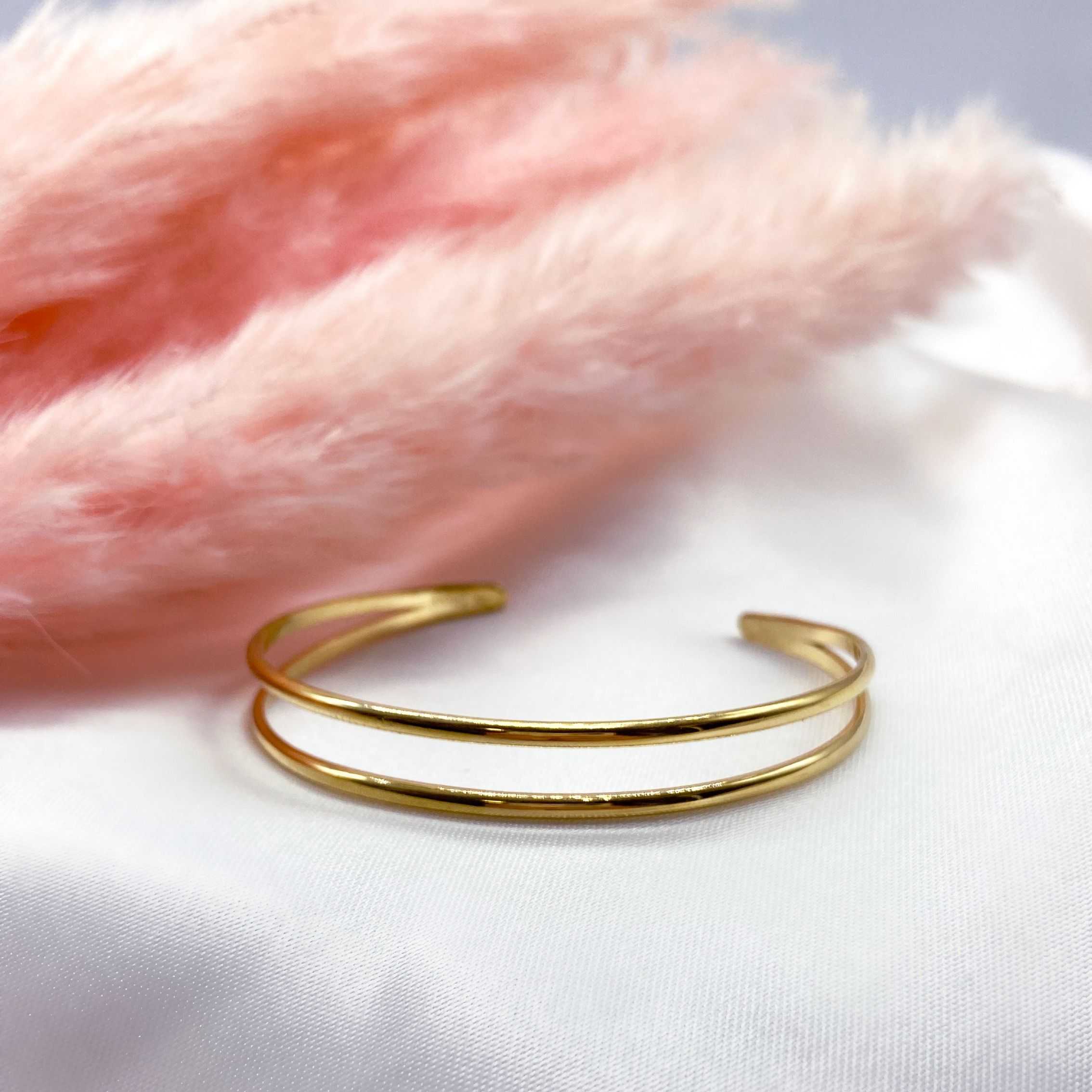 EMILIA HANDCUFF - GOLD 